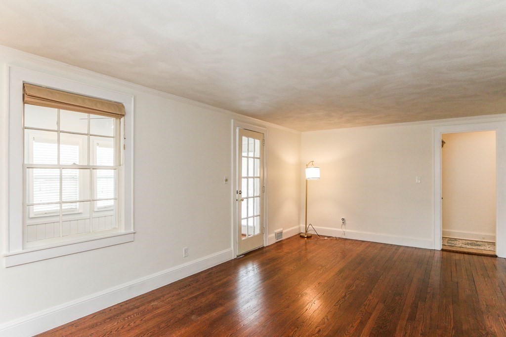 288 Burbank Road Longmeadow, MA 01106 - Photo 8 of 35 Gallery Image 8