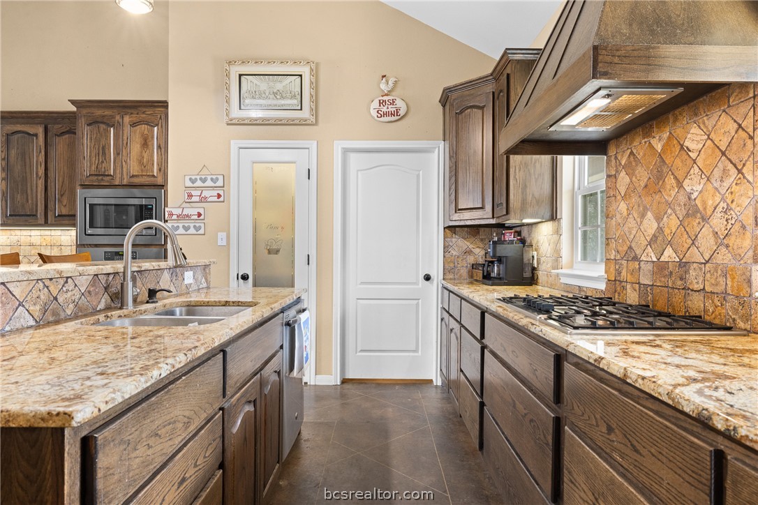 476 Lcr 640 Groesbeck, TX 76642 - Photo 6 of 31