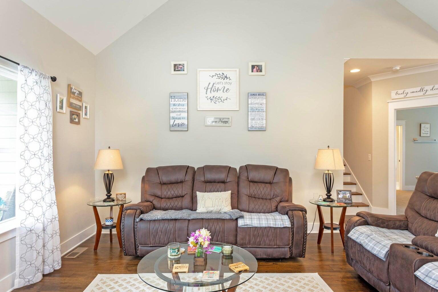 725 Riddle Road Dayton, TN 37321 - Photo 7 of 33 Living Room