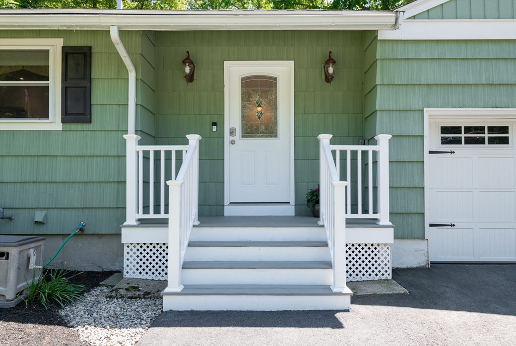 31 Old Jacobs Road Georgetown, MA 01833 - Photo 3 of 42 Gallery Image 3