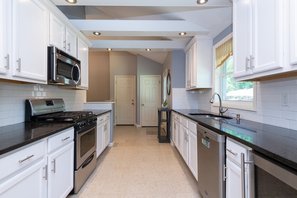 31 Old Jacobs Road Georgetown, MA 01833 - Photo 6 of 42 Gallery Image 6