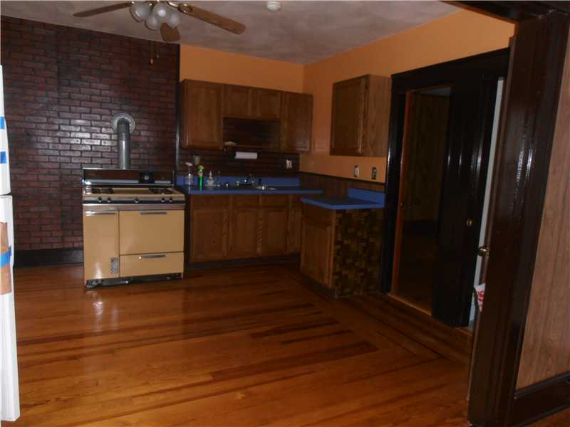 122 Paradis Avenue Woonsocket, RI 02895 - Photo 6 of 7 Kitchen.