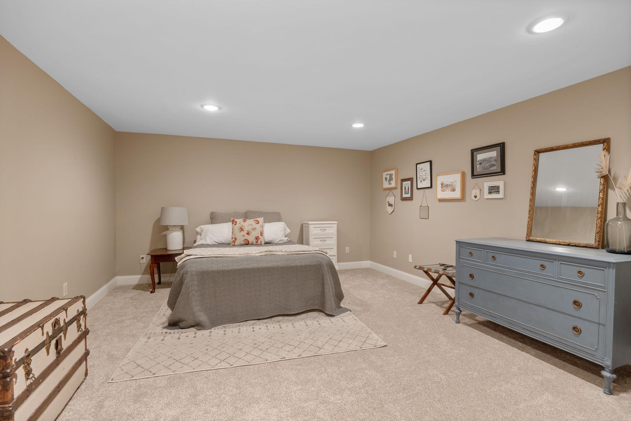 2001 Indian Road West Minnetonka, MN 55305 - Photo 21 of 34 Gallery Image 21