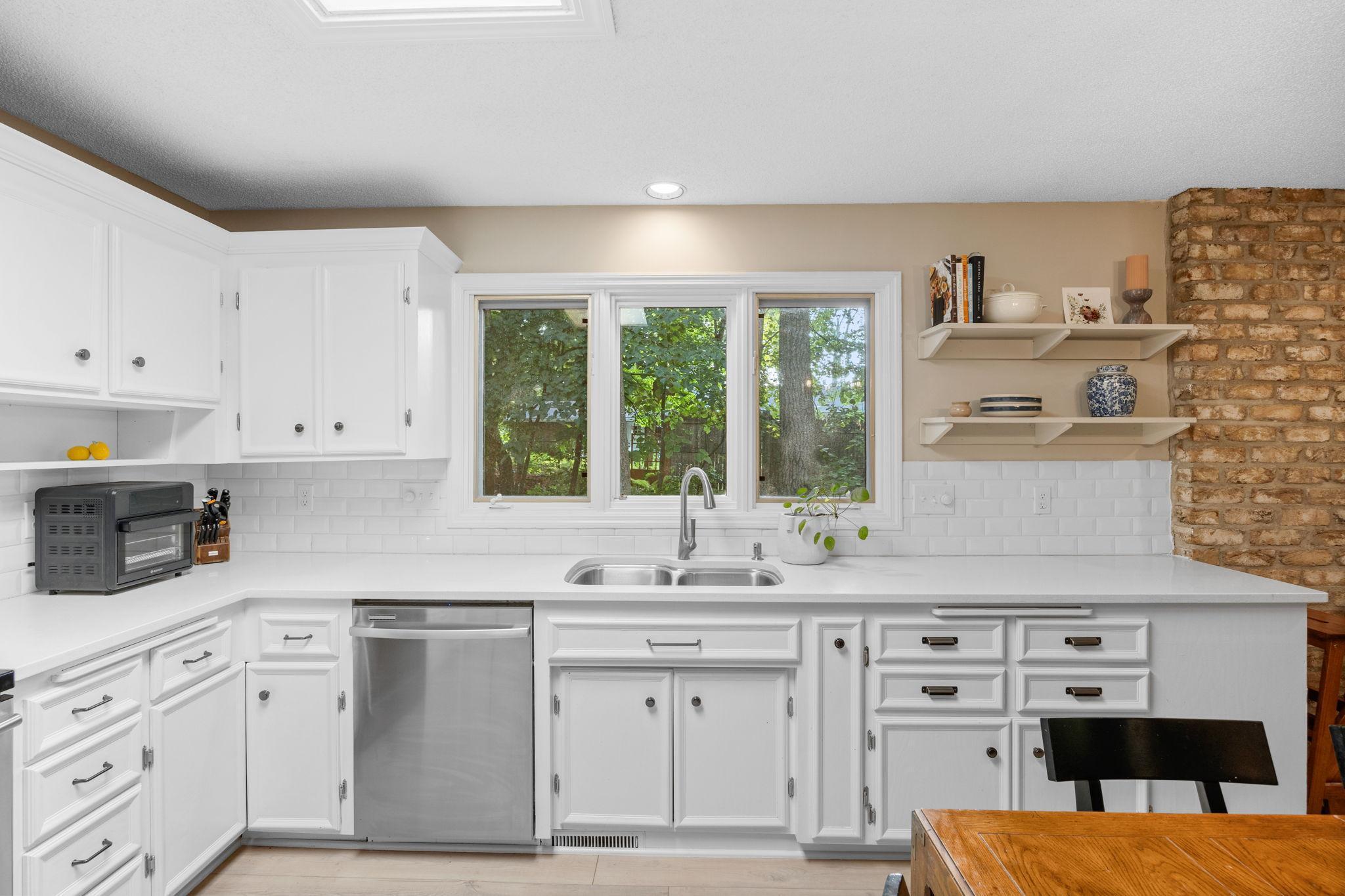 2001 Indian Road West Minnetonka, MN 55305 - Photo 3 of 34 Gallery Image 3