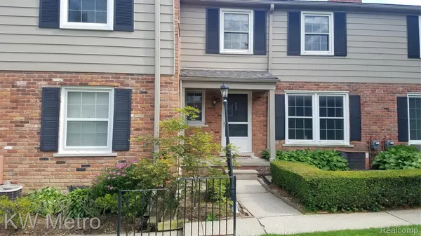 $2,500 | 553 North Old Woodward Avenue, Birmingham, MI 48009
