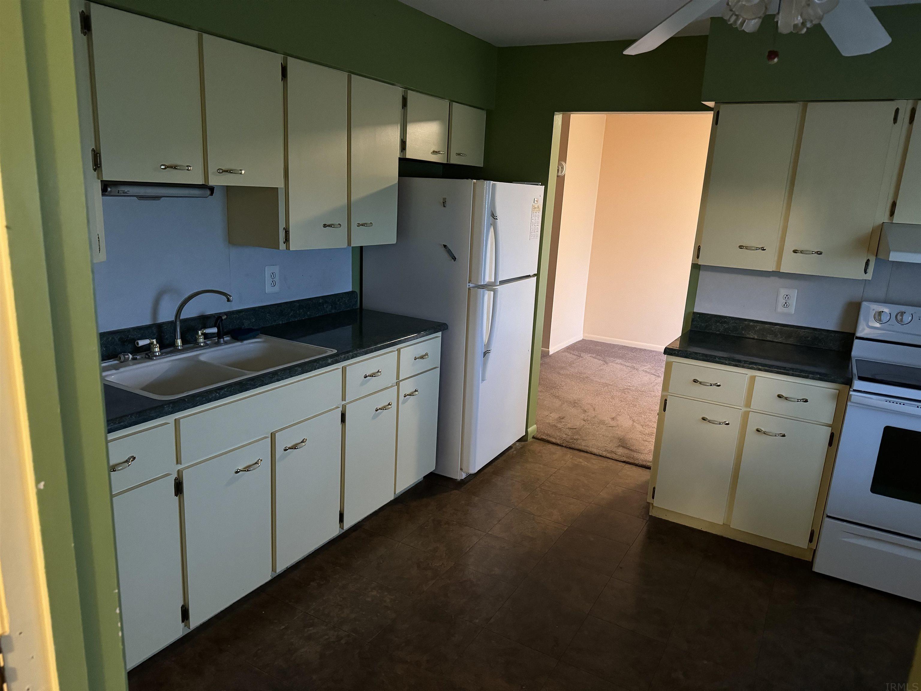 308 West Green Street Butler, IN 46721 - Photo 13 of 14