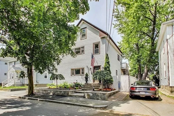 $2,800 | 28 Francis Street, Unit 2, Waltham, MA 02451