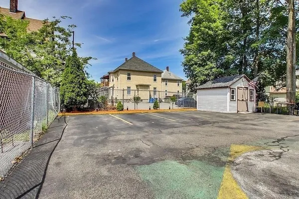 $2,800 | 28 Francis Street, Unit 2, Waltham, MA 02451