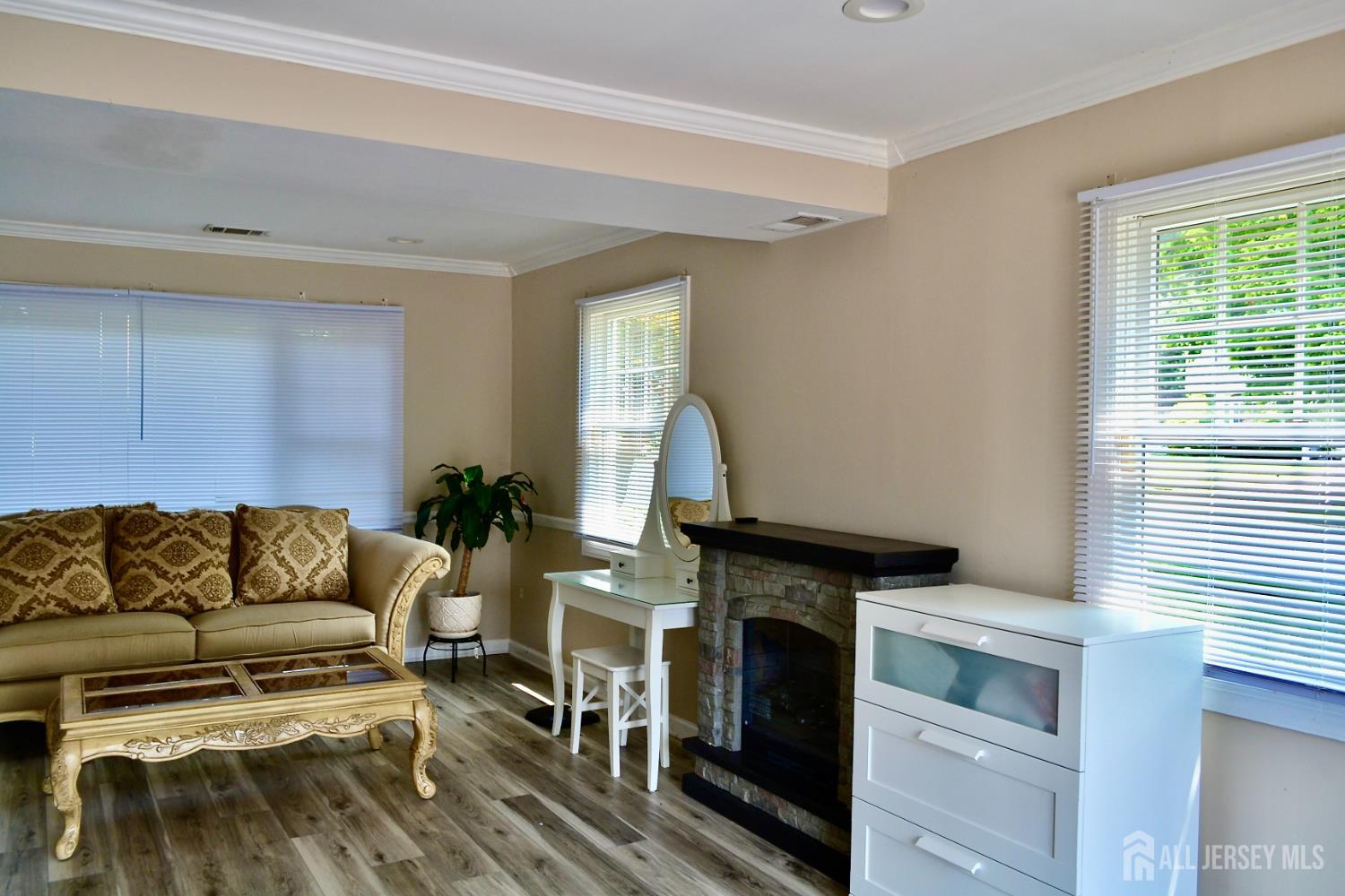 2 Albemarle Road East Brunswick, NJ 08816 - Photo 17 of 24