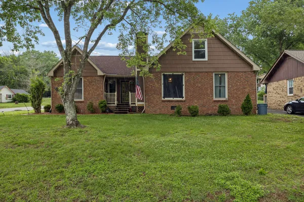 $395,000 | 4916 Shadowlawn Drive, Hermitage, TN 37076