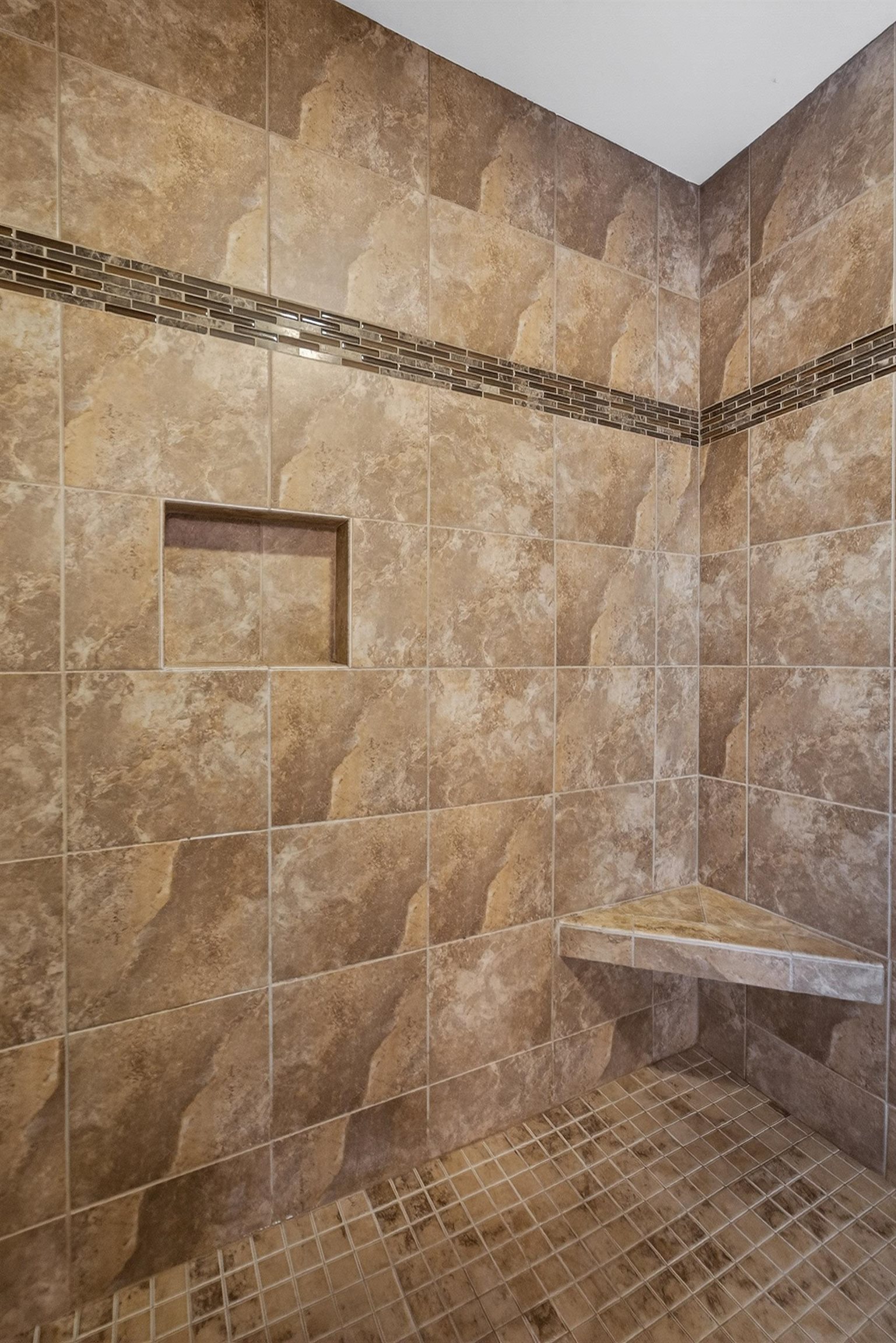 2014 Cardinal Way Waunakee, WI 53597 - Photo 33 of 50