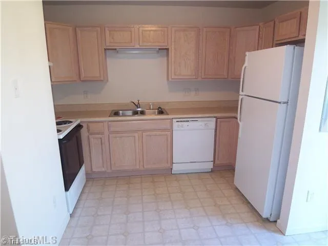 $1,000 | 203 A Nelson Street, Pilot Mountain, NC 27041