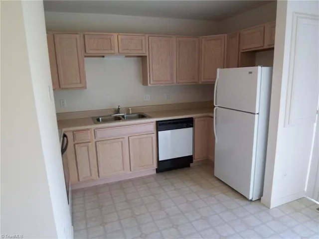 $1,000 | 203 A Nelson Street, Pilot Mountain, NC 27041