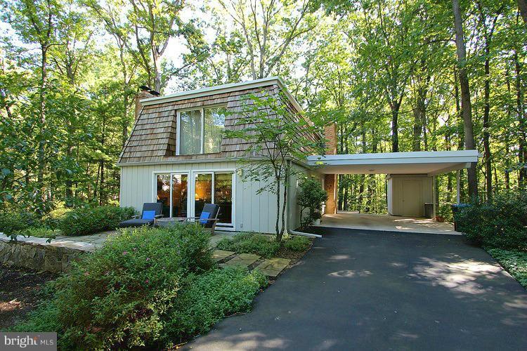 2401 Paddock Lane Reston, VA 20191 - Photo 30 of 30 Exterior (Front)