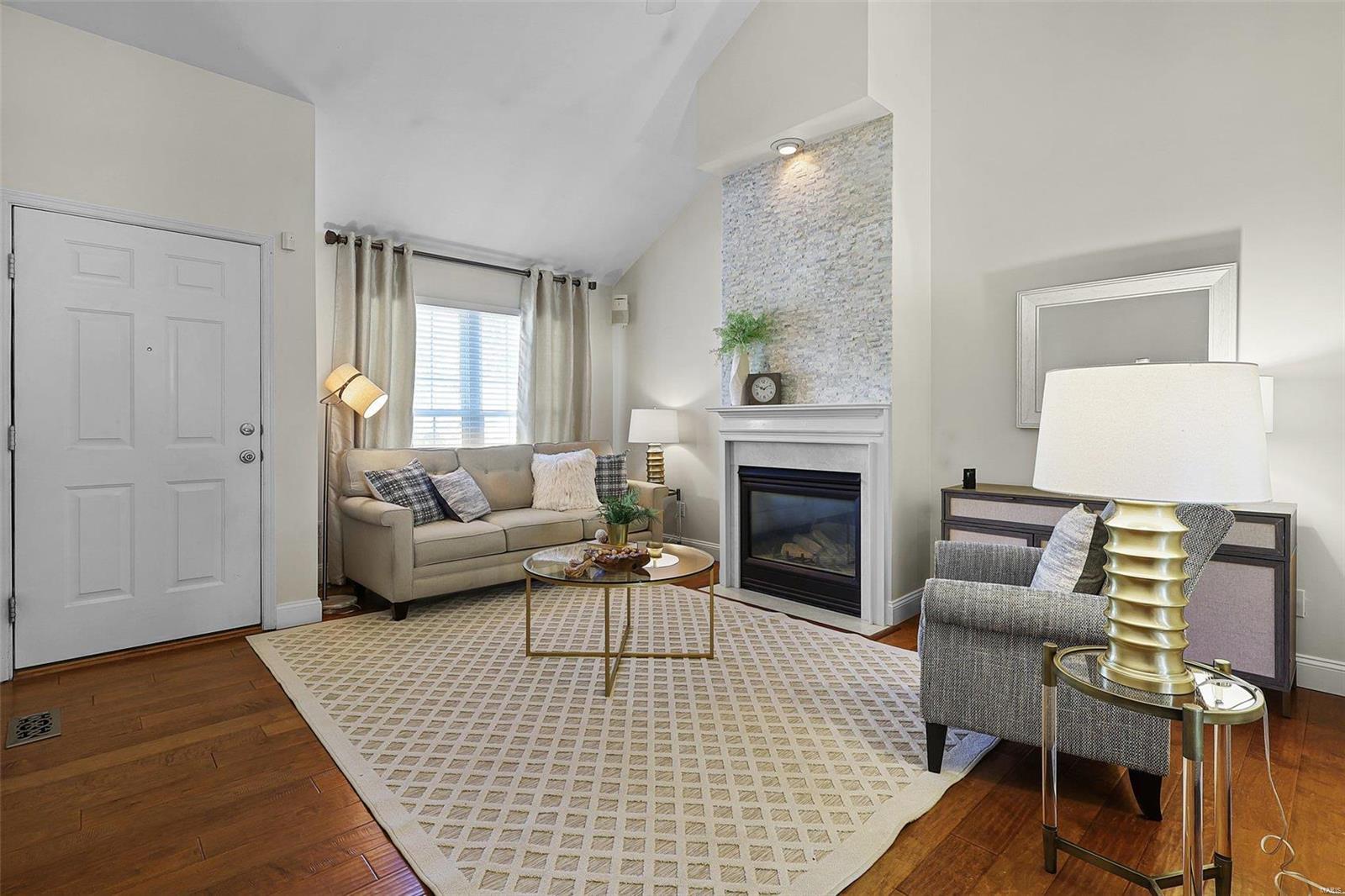 1032 Arbor Pointe Drive Manchester, MO 63088 - Photo 3 of 23