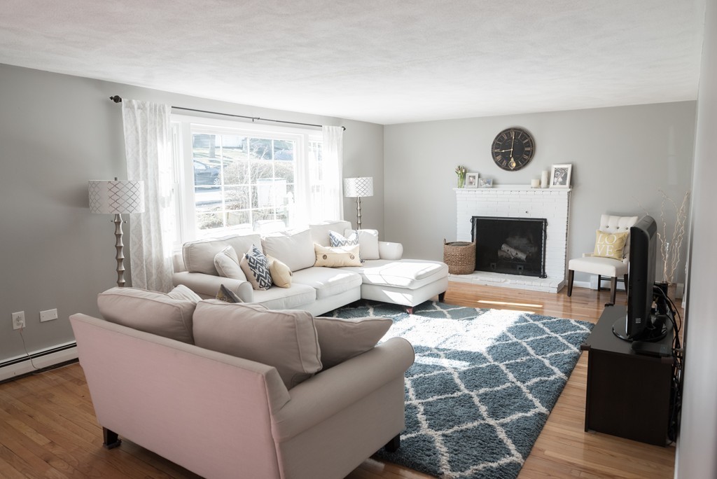 185 Florence Road Waltham, MA 02453 - Photo 3 of 18