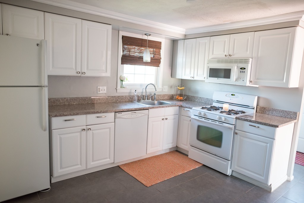 185 Florence Road Waltham, MA 02453 - Photo 7 of 18