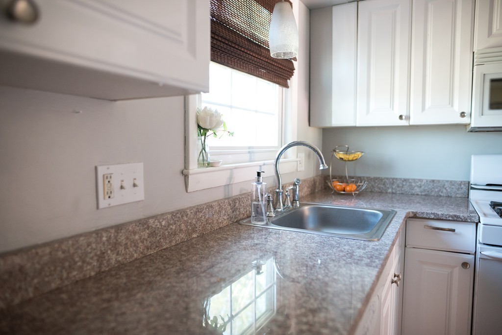 185 Florence Road Waltham, MA 02453 - Photo 8 of 18
