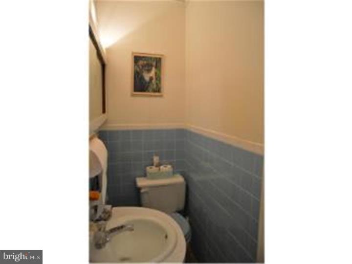 204 Kingston Road Upper Darby, PA 19082 - Photo 22 of 25