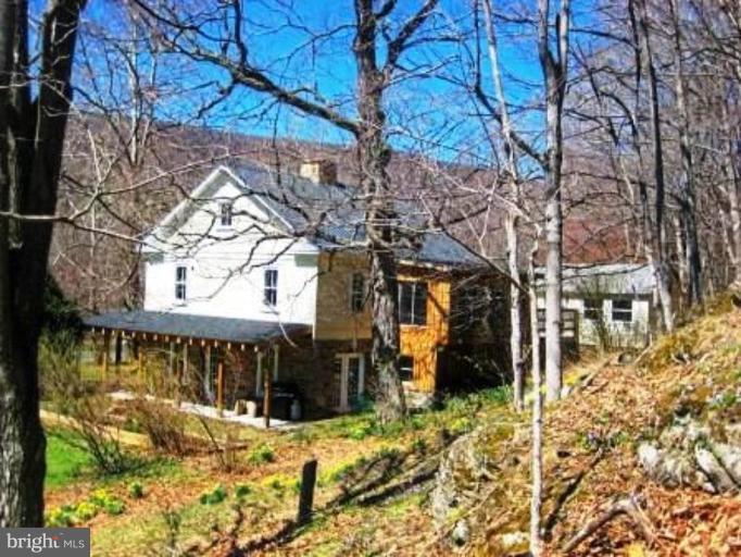 282 Rock Gap Road Berkeley Springs, WV 25411 - Photo 5 of 30 Exterior (Rear)