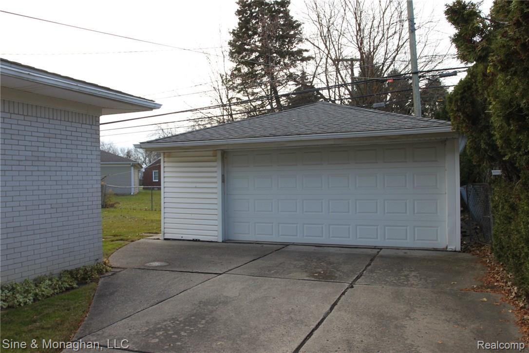 1399 Torrey Road Grosse Pointe, MI 48236 - Photo 10 of 29 IMG_5030.JPG