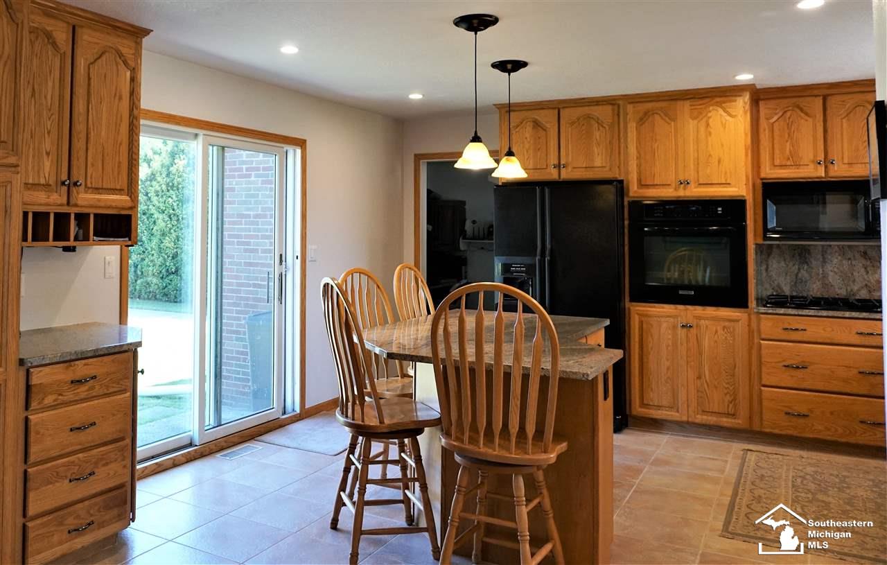 880 East Dean Road Temperance, MI 48182 - Photo 6 of 55