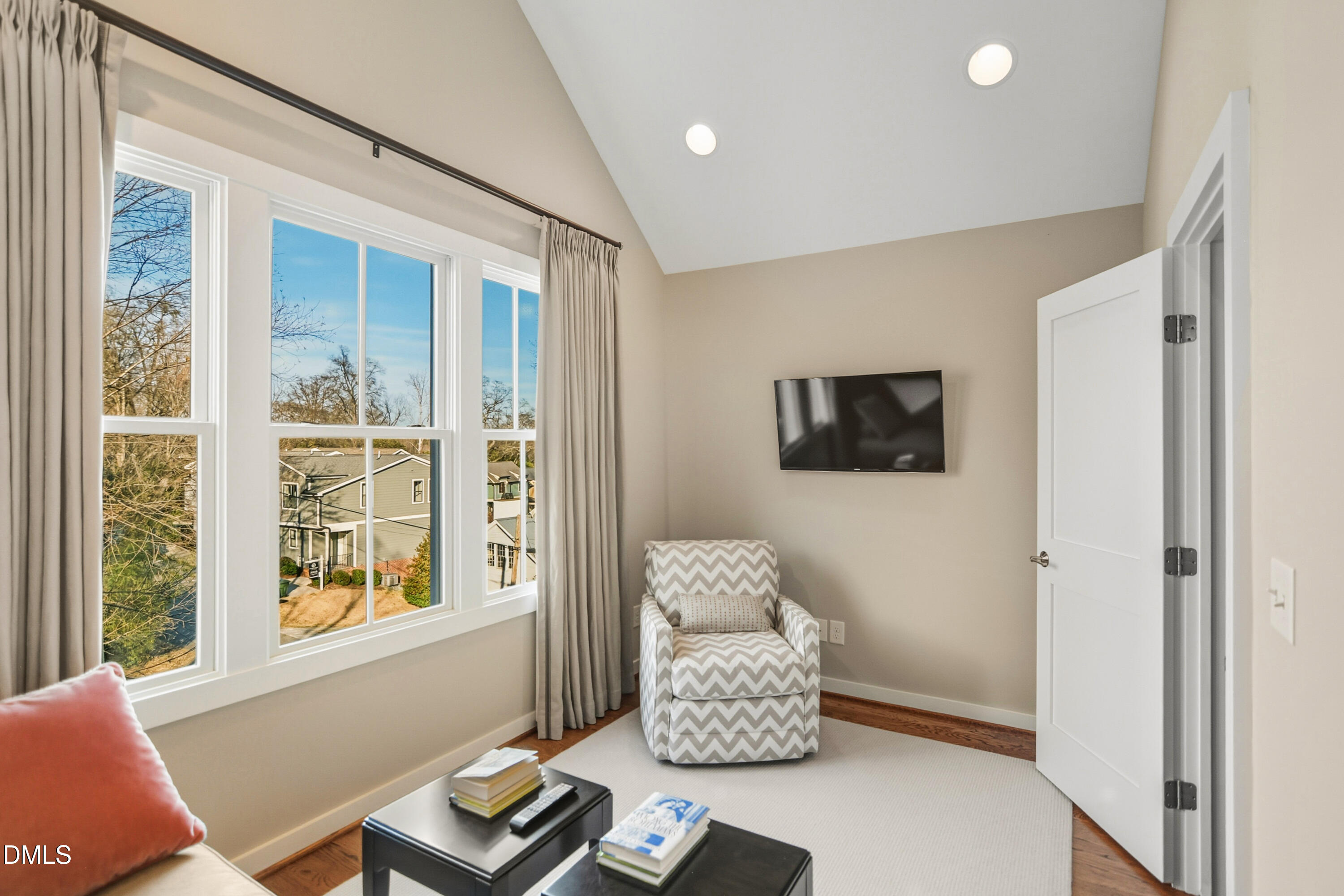 508 Jefferson Street, Unit 102 Raleigh, NC 27605 - Photo 19 of 25 010