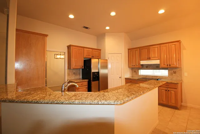 $2,700 | 34 Silverhorn Drive, San Antonio, TX 78216