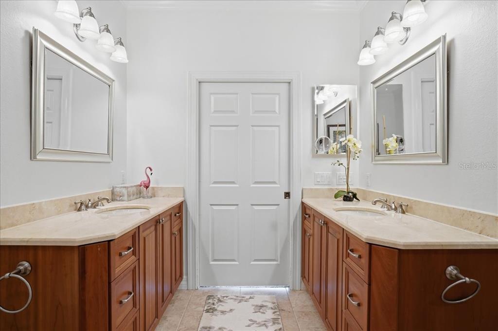 702 Granada Avenue, Unit 7 Venice, FL 34285 - Photo 57 of 83
