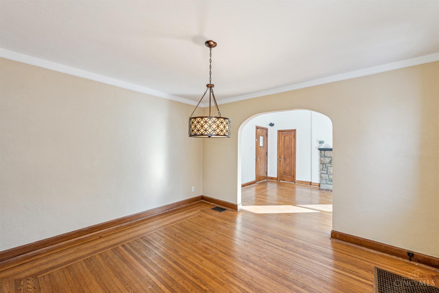 5243 Relluk Drive Cincinnati, OH 45238 - Photo 12 of 35 Gallery Image 12