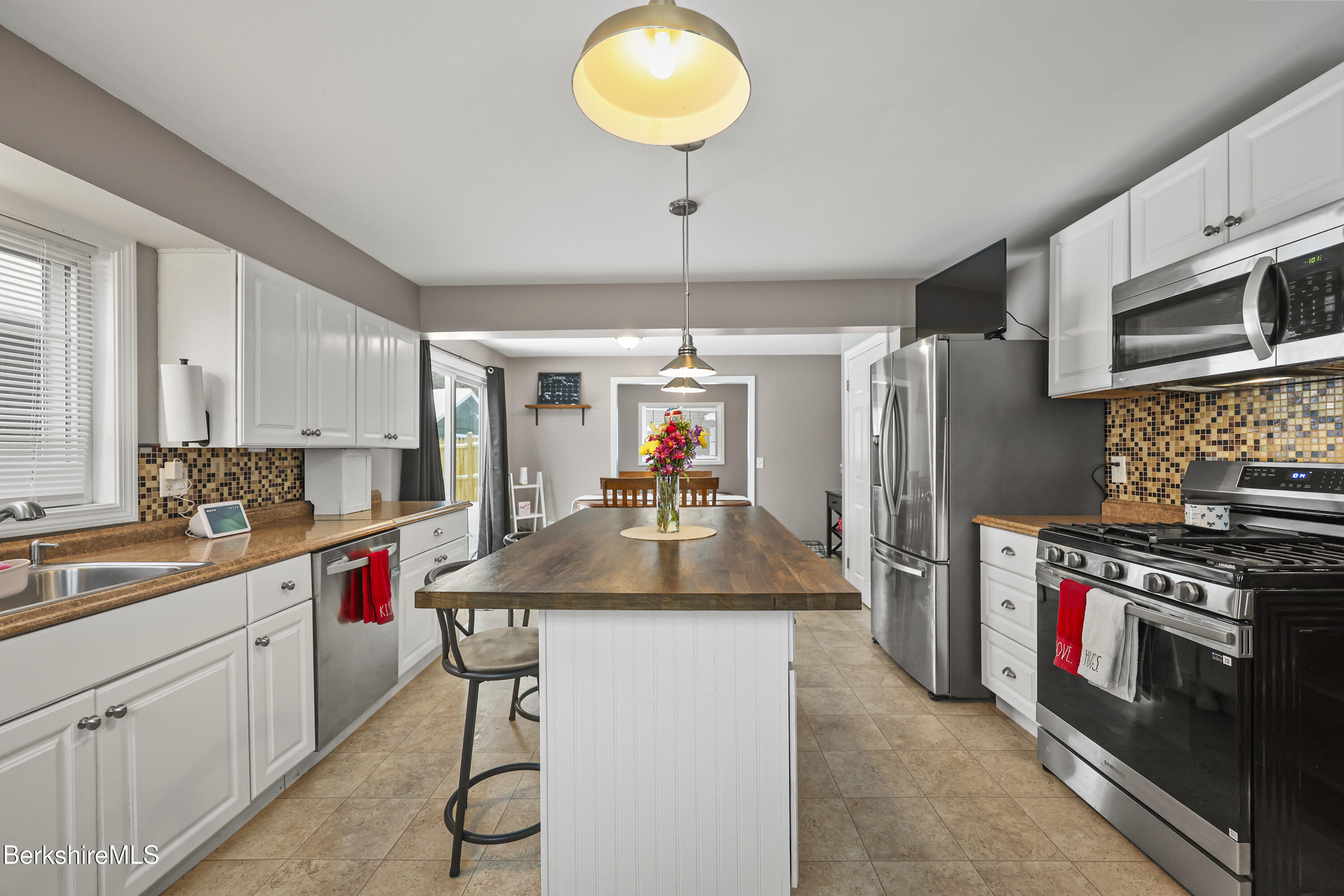 96 Broadview Terrace Pittsfield, MA 01201 - Photo 15 of 34 Kitchen