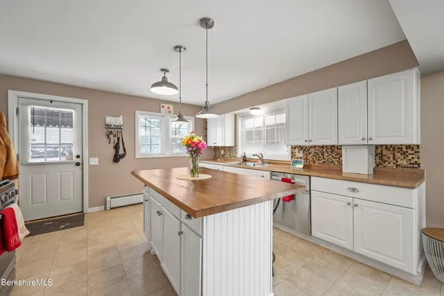 $269,900 | 96 Broadview Terrace, Pittsfield, MA 01201