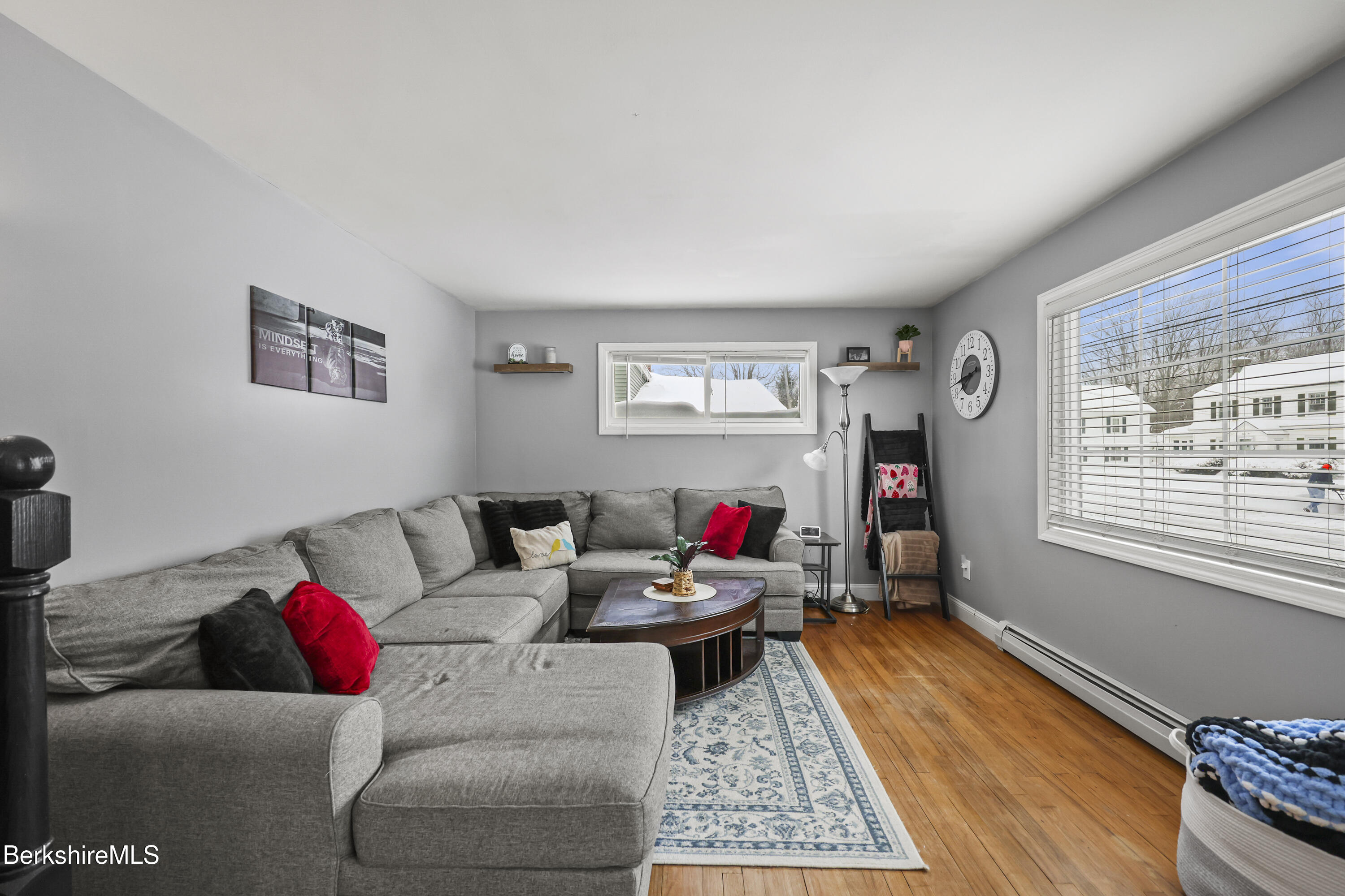 96 Broadview Terrace Pittsfield, MA 01201 - Photo 7 of 34 Living Room