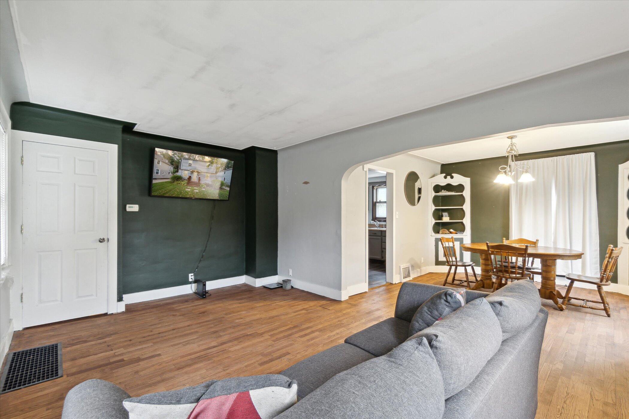 3039 Overhill Road Jackson, MI 49203 - Photo 11 of 37 11-3039-Overhill-Rd-Jackson-MI-49203-Win