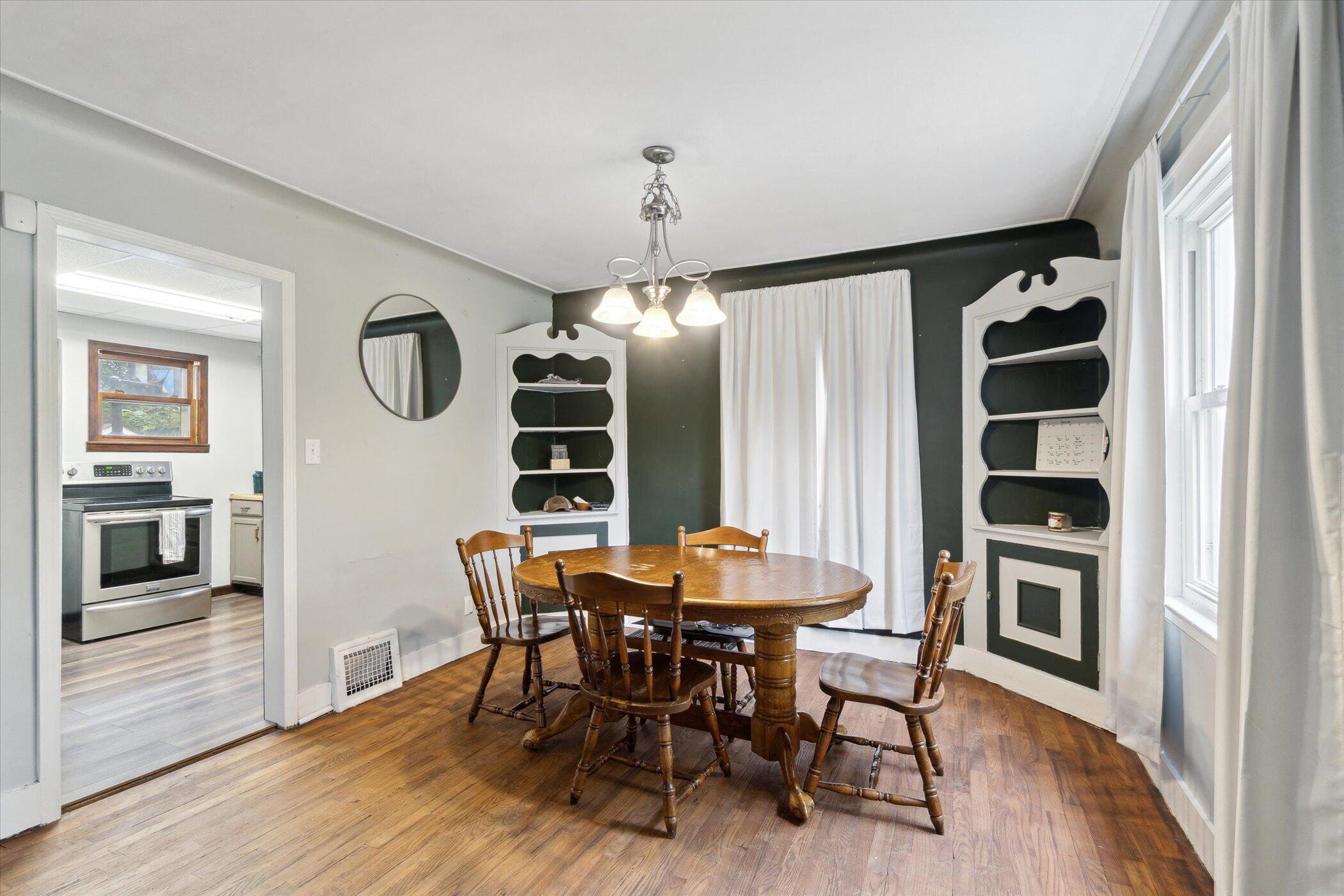 3039 Overhill Road Jackson, MI 49203 - Photo 13 of 37 13-3039-Overhill-Rd-Jackson-MI-49203-Win