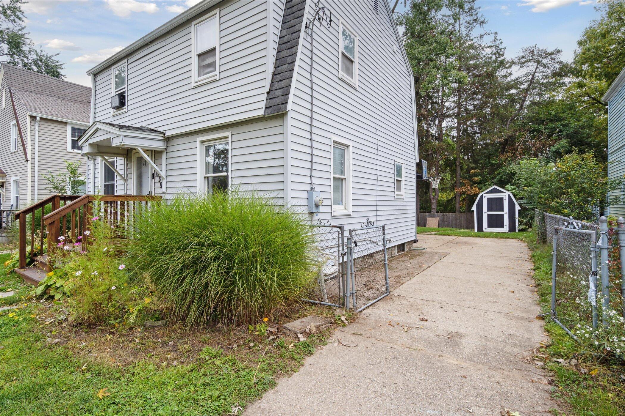 3039 Overhill Road Jackson, MI 49203 - Photo 6 of 37 06-3039-Overhill-Rd-Jackson-MI-49203-Win