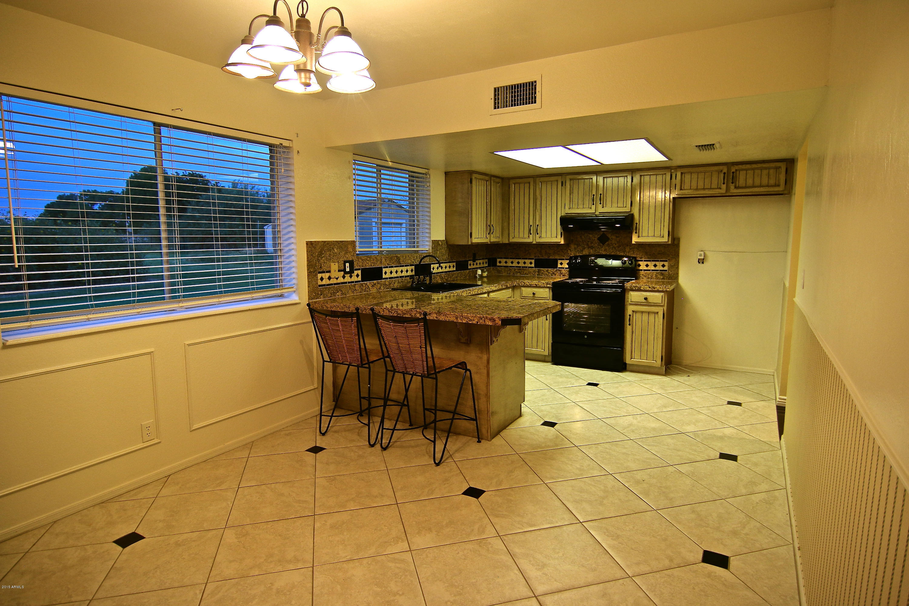 6506 West Baseline Road Laveen, AZ 85339 - Photo 11 of 38 DiningKitchen2