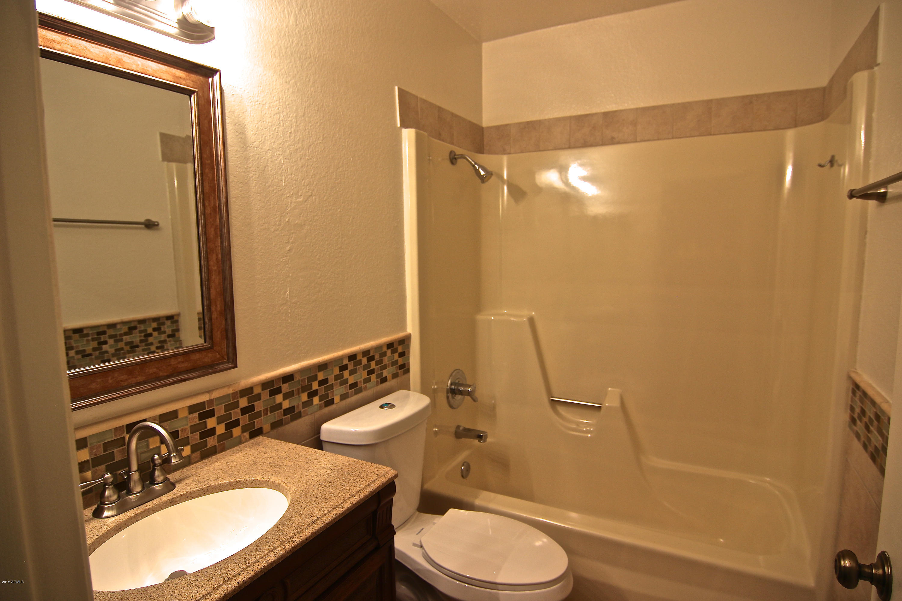 6506 West Baseline Road Laveen, AZ 85339 - Photo 27 of 38 HallwayBath