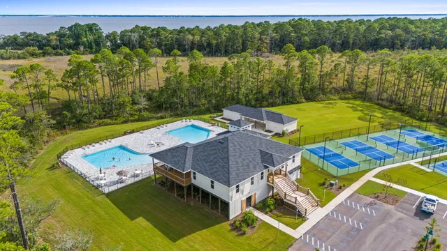 $440,000 | 33 Cozy Cove, Freeport, FL 32439