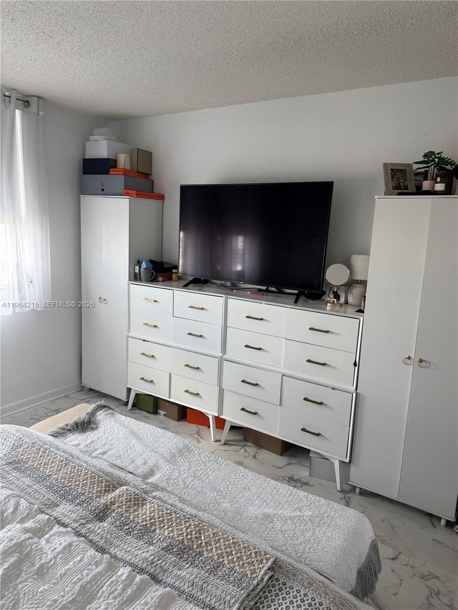 90 Alton Road, Unit 1407 Miami Beach, FL 33139 - Photo 4 of 13 Gallery Image 4