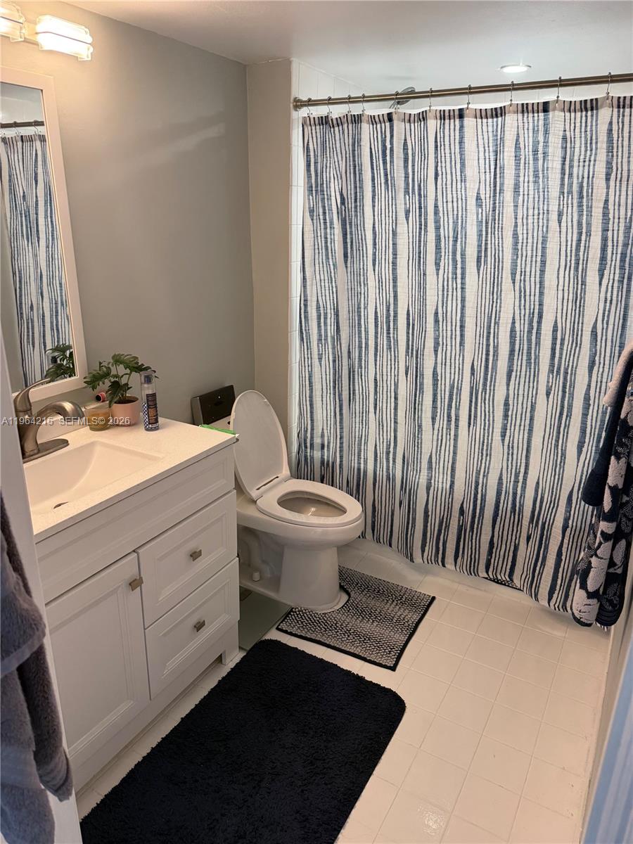 90 Alton Road, Unit 1407 Miami Beach, FL 33139 - Photo 6 of 13 Gallery Image 6