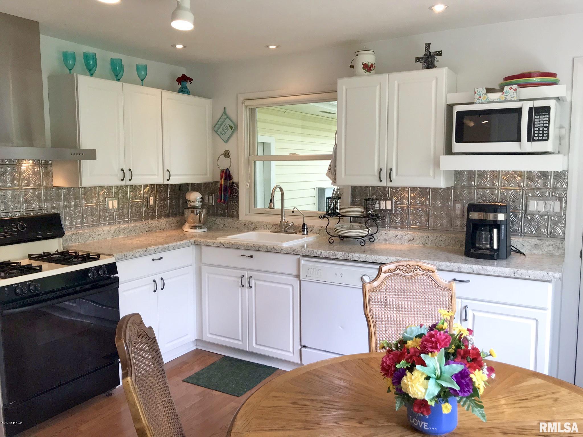 8 Red Bud Road Harrisburg, IL 62946 - Photo 8 of 40 Gallery Image 8
