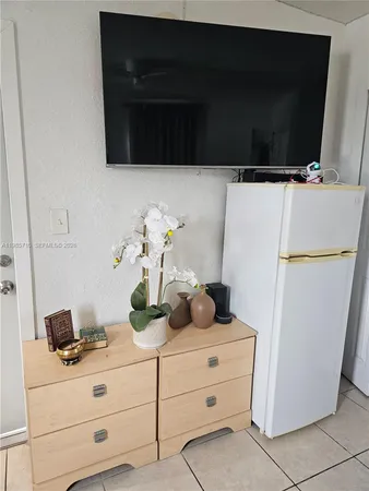 $1,350 | 2513 Southwest 10th Street, Unit 8, Miami, FL 33135