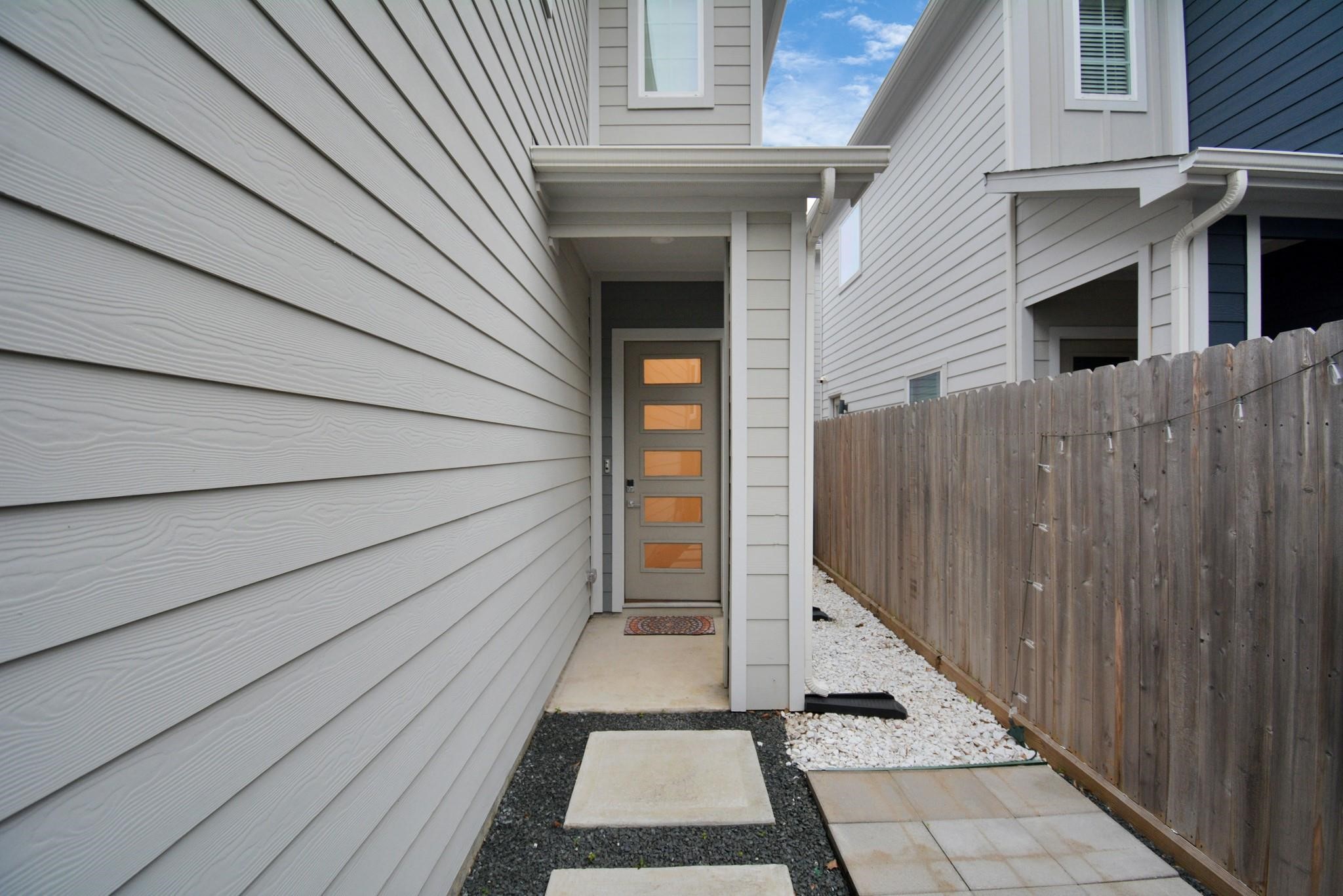 1235 West Tidwell Road Houston, TX 77091 - Photo 3 of 27
