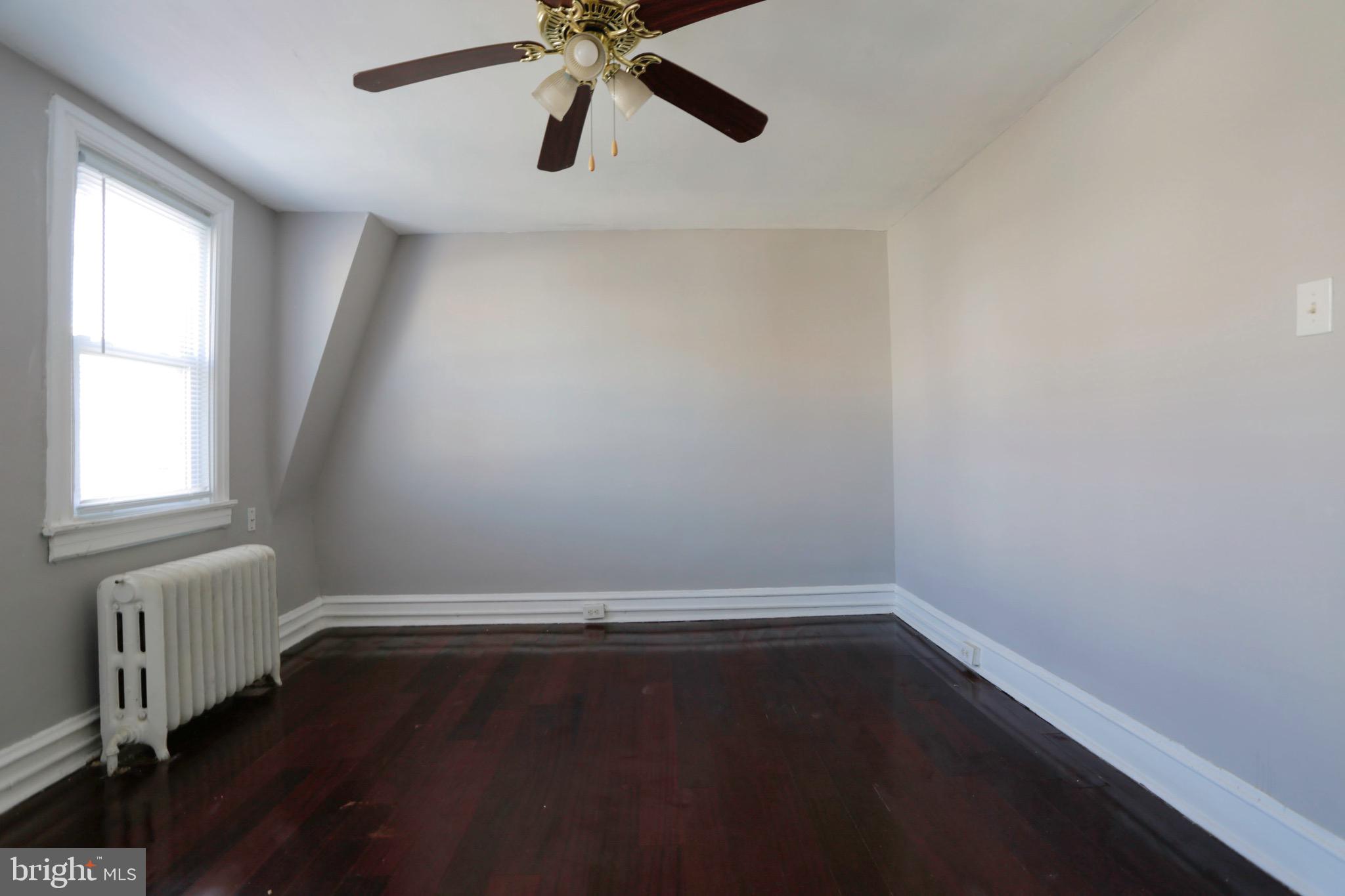 516 Hampden Road Upper Darby, PA 19082 - Photo 6 of 21 Bedroom1