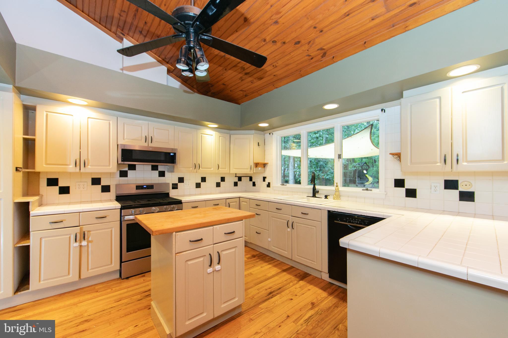 18 Tomahawk Court Medford, NJ 08055 - Photo 16 of 68