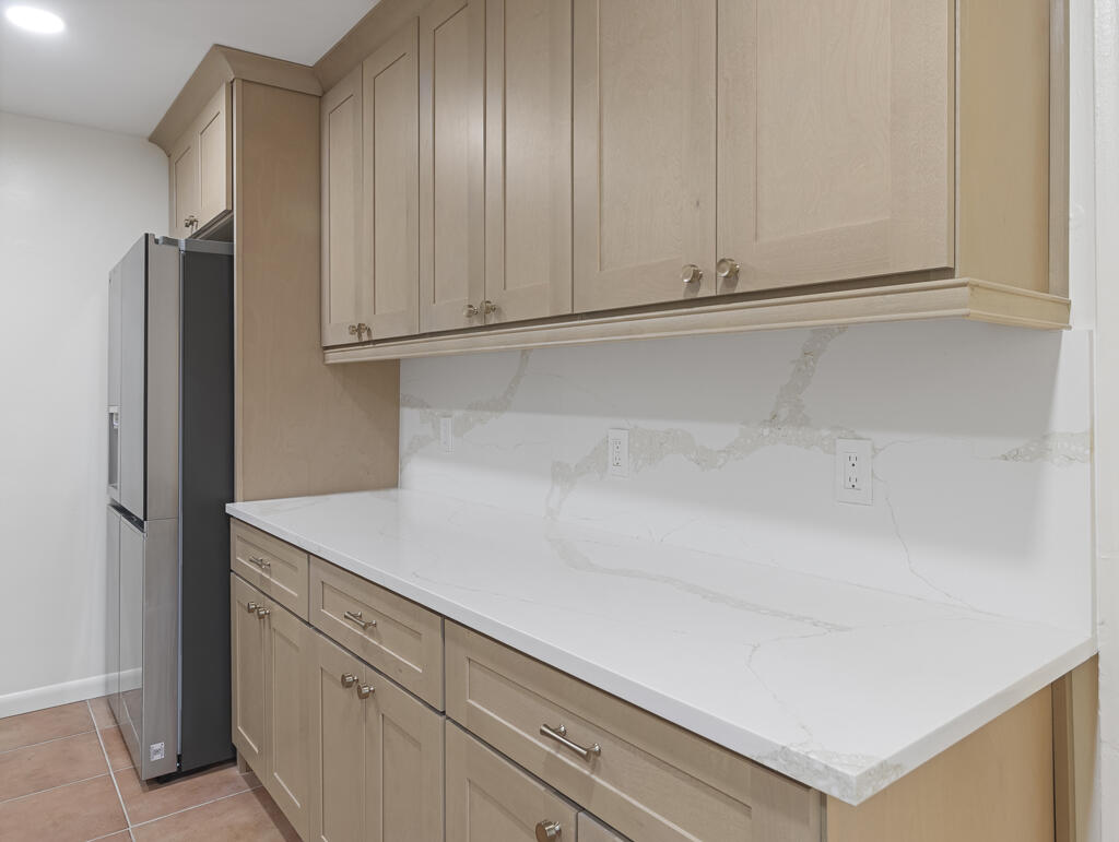 371 West 34th Street Riviera Beach, FL 33404 - Photo 7 of 27 Kitchen