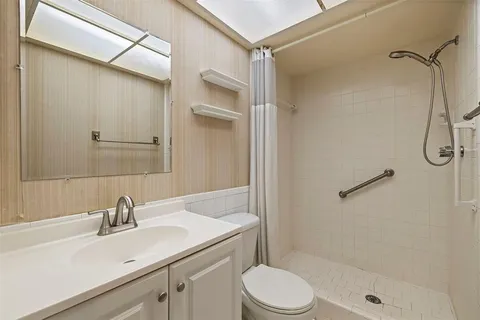 $299,900 | 12000 Capri Circle South, Unit 16, Treasure Island, FL 33706