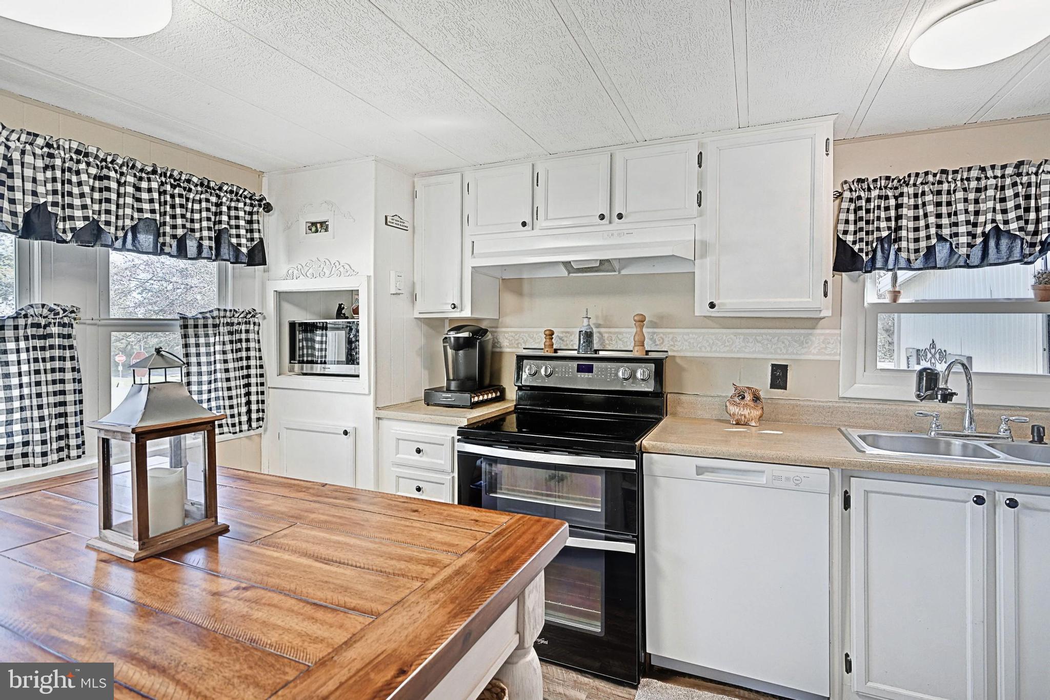 90 Knight Road, Unit 12 Gettysburg, PA 17325 - Photo 15 of 26 Double electric oven/range