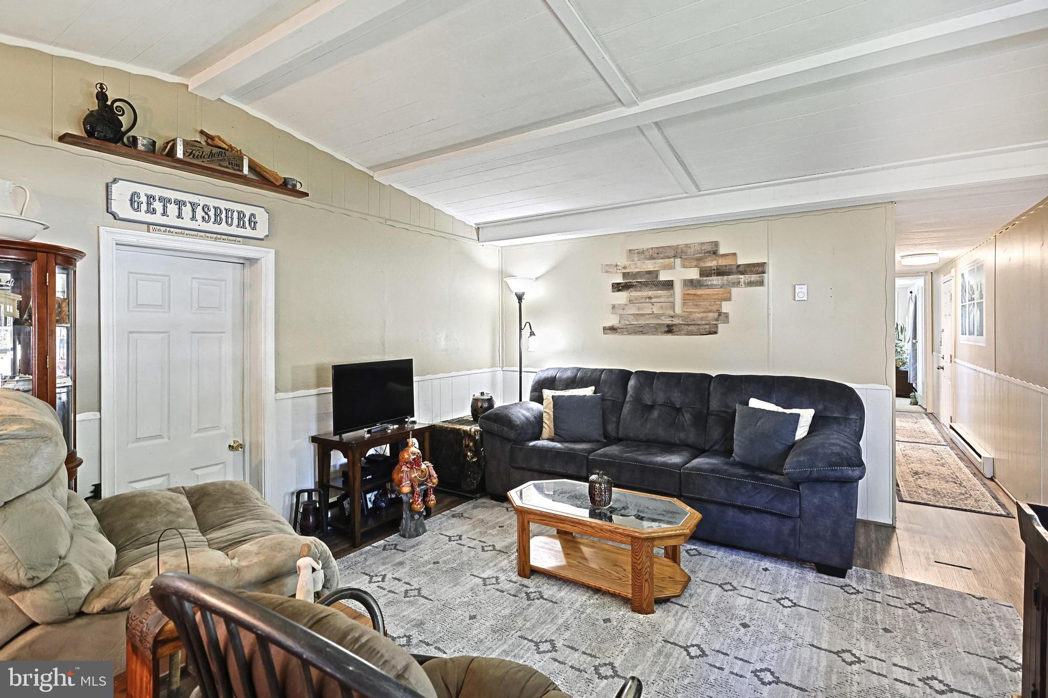 90 Knight Road, Unit 12 Gettysburg, PA 17325 - Photo 8 of 26 Living Room